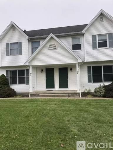 Main picture of 102 River St