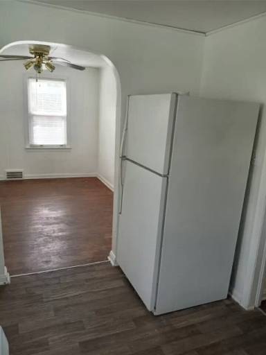 Main picture of 243 W Riddle Ave