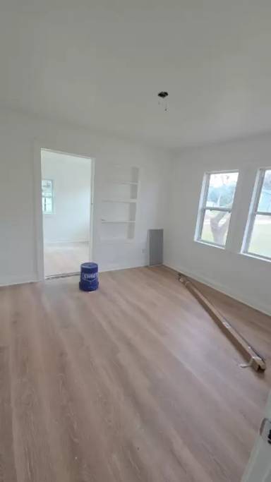 Main picture of 1102 E Canal St