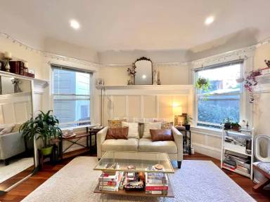Main picture of 624 Shrader St