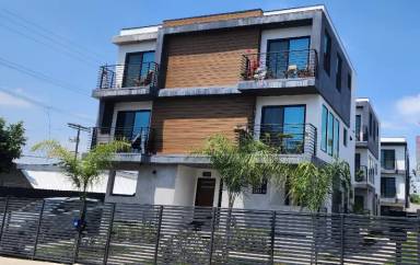 Main picture of 1307 N Harvard Blvd