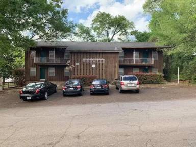 Main picture of 130 Upton St