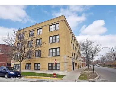 Main picture of 6150 N Ravenswood Ave