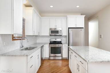 Main picture of 1655 W Wrightwood Ave