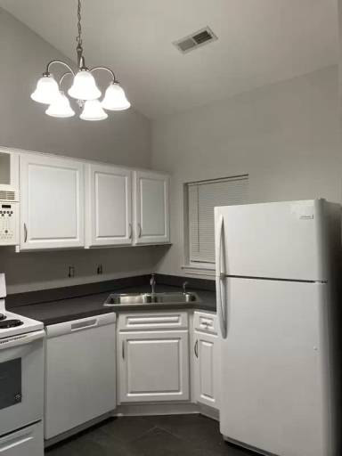 Main picture of 210 Hibiscus Way