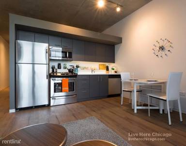 Main picture of 1611 West Division Apartments
