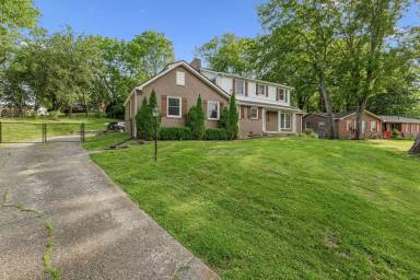 Main picture of 109 Cloverdale Ct