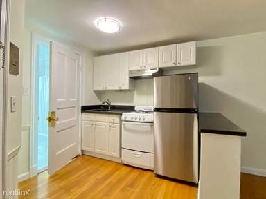 Main picture of 176 Commonwealth Ave