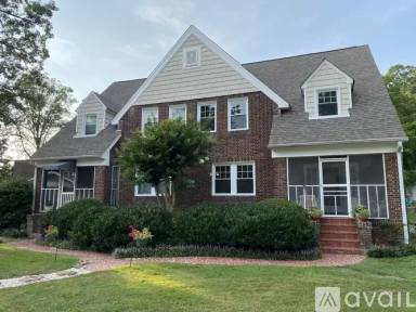 Main picture of 319 James Blvd
