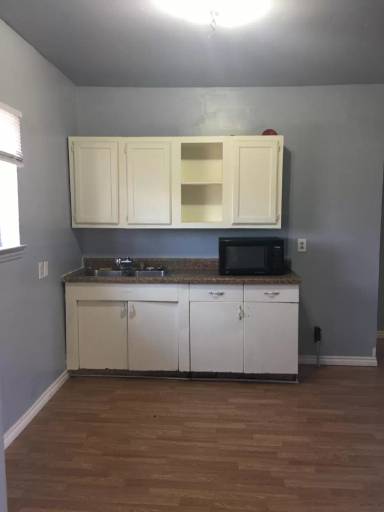 Main picture of 216 4th Ave NW