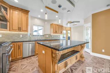 Main picture of 320 Tennyson Rd