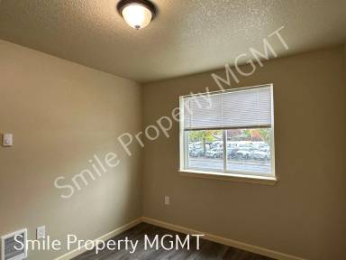 Main picture of 10438 SE Division St