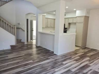 Main picture of 24435 Sunray Ln