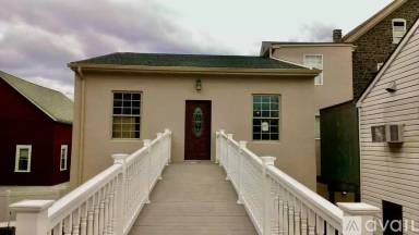 Main picture of 3122 Main St