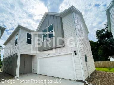 Main picture of 303 Huisache St