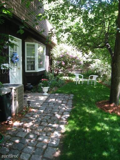 Main picture of 8 Revolutionary Ridge Rd