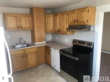 Main picture of 158 E Main St