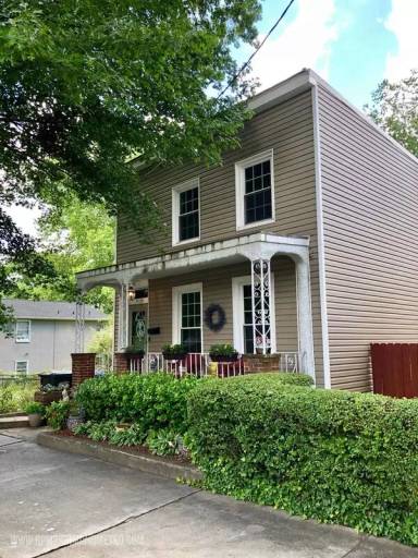 Main picture of 916 Chimborazo Blvd