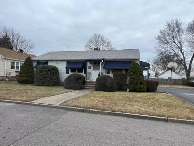 Main picture of 14 Whipple Ct