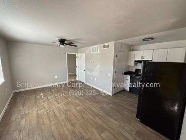 Main picture of 2322 N Elaine Blvd