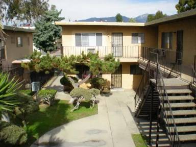 Main picture of 1676 E Kingsley Ave