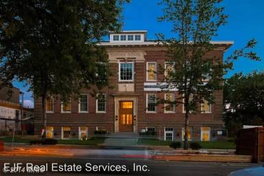 Main picture of 901 D St NE