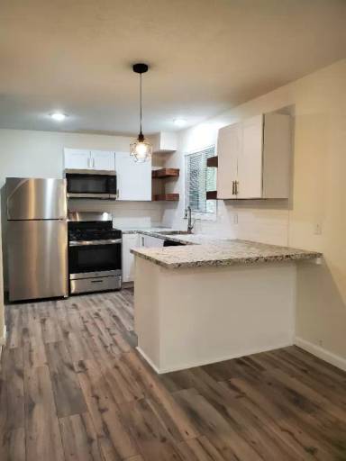 Main picture of 2079 Maplewood Rd