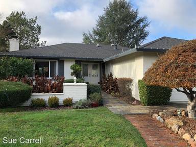 Main picture of 141 Valley Lakes Dr