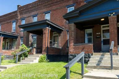 Main picture of 690 E Whittier St