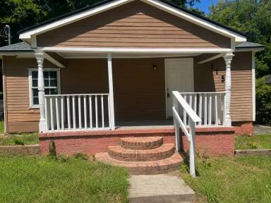 Main picture of 1145 Davis Cir
