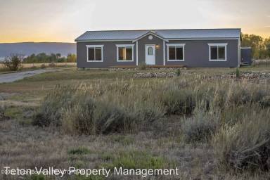 Main picture of 5124 Rancheros Loop