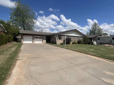 Main picture of 617 Cherry Ave
