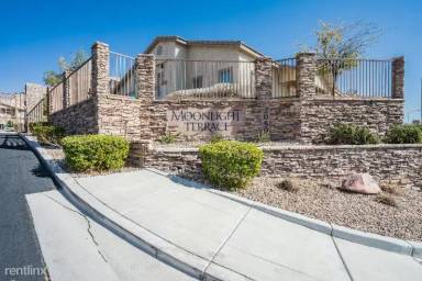 Main picture of 2050 Los Feliz St
