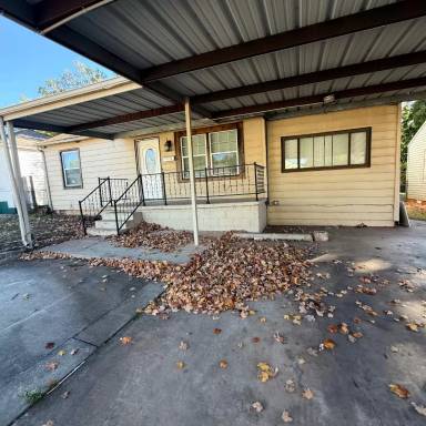Main picture of 4004 SE 25th St