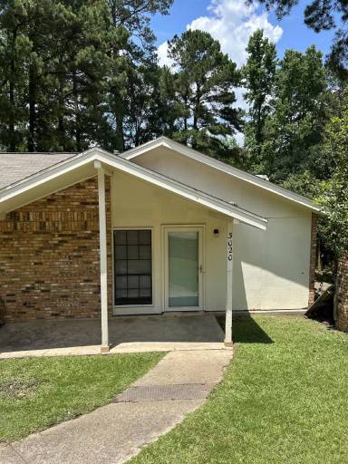 Main picture of 3004-22 Zachry Ave