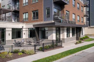 Main picture of Lake Terrace Apartments