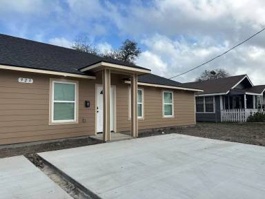 Main picture of 923 Craig St