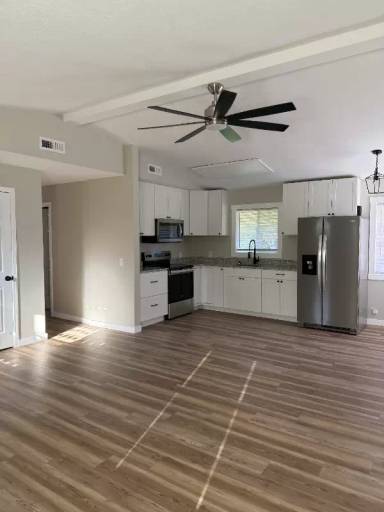 Main picture of 401 Green St