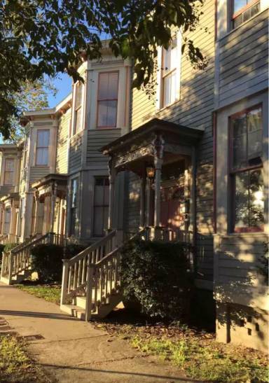 Main picture of 310 W Hall St