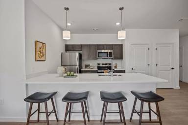 Main picture of Midland Pointe