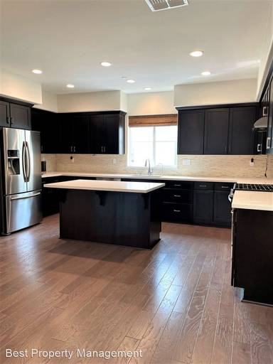 Main picture of 8553 Boardwalk Way
