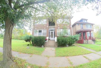 Main picture of 61 W Margaret St