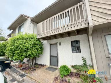Main picture of 206 4th St SE