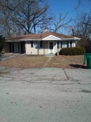 Main picture of 1020 E 61st Pl