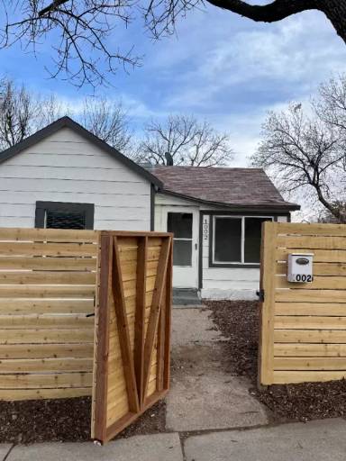 Main picture of 1014 E Costilla St