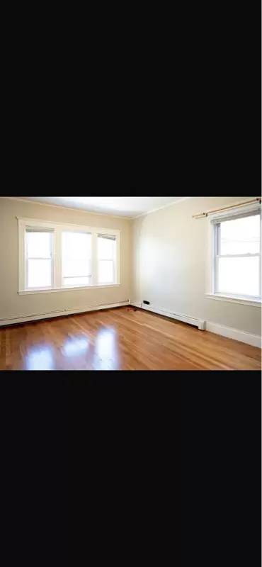 Main picture of 32 Wolcott St