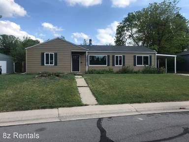 Main picture of 3004 S Holly Pl