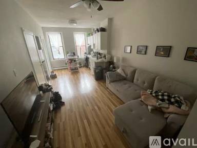 Main picture of 21 Sheafe St