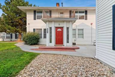 Main picture of 106 Davis Ave