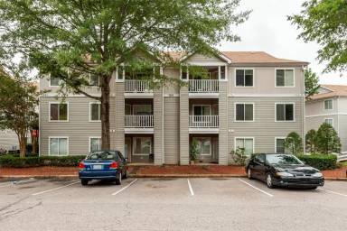 Main picture of 1231 University Ct